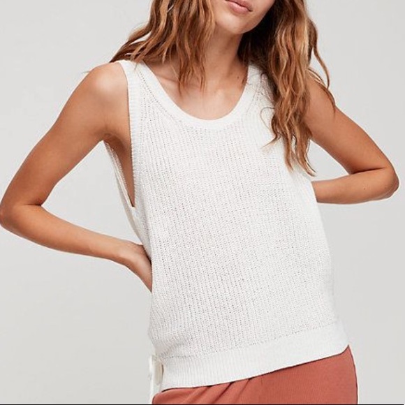 Group by Babaton Stacey Blouse NWT - Picture 3 of 4